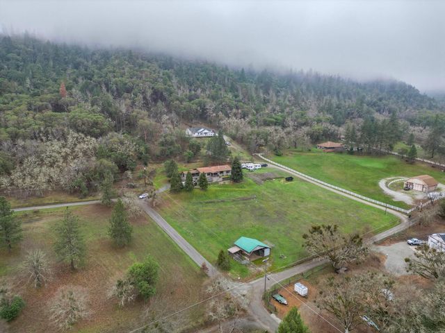 4644 Glen Echo Way, Central Point, OR 97502
