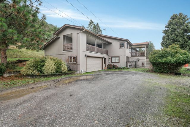 4644 Glen Echo Way, Central Point, OR 97502