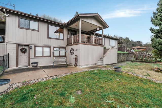4644 Glen Echo Way, Central Point, OR 97502