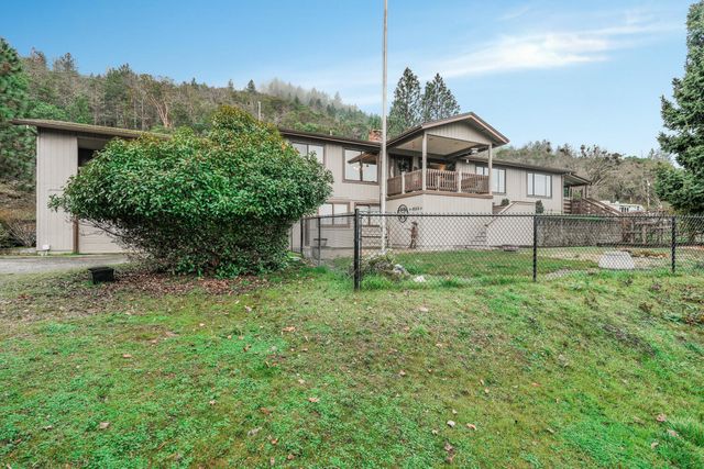 4644 Glen Echo Way, Central Point, OR 97502