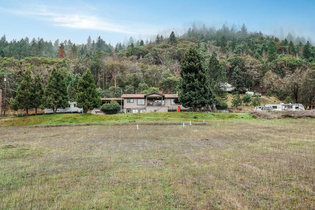 4644 Glen Echo Way, Central Point, OR 97502