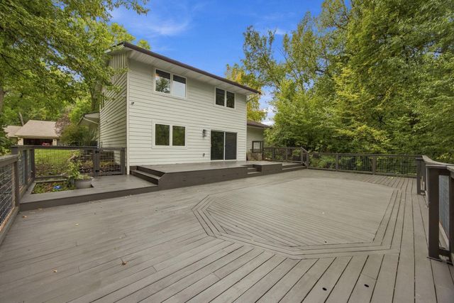 10280 Amsden Way, Eden Prairie, MN 55347