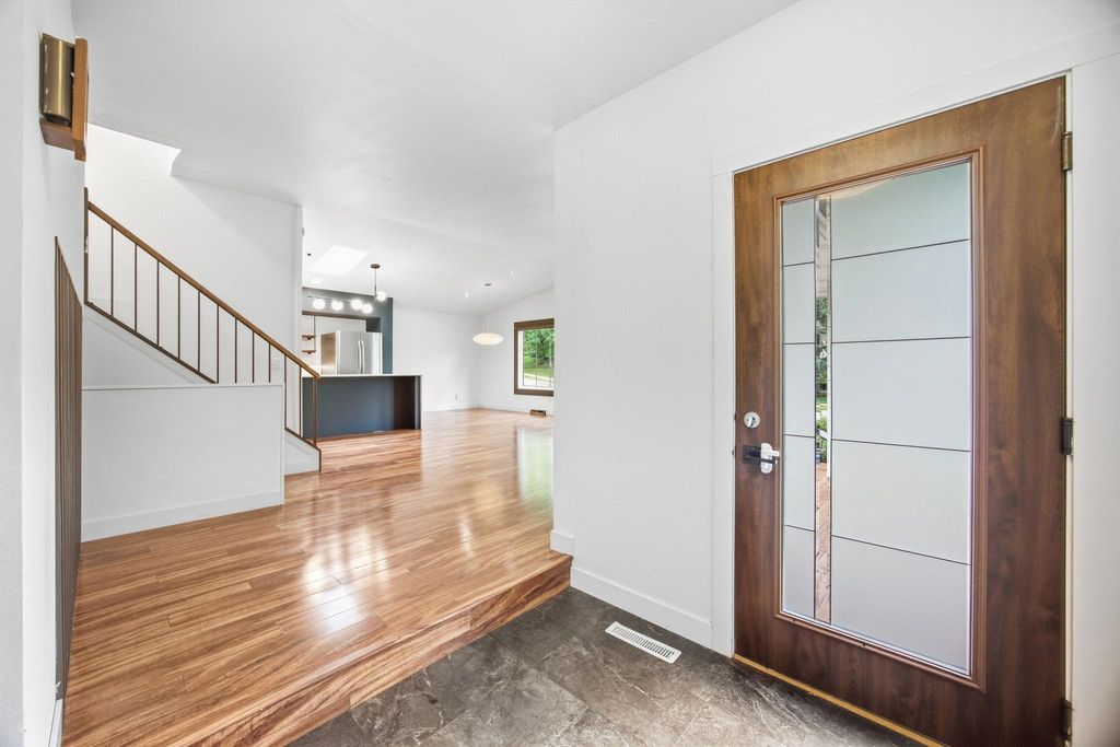 10280 Amsden Way, Eden Prairie, MN 55347 — photo 4