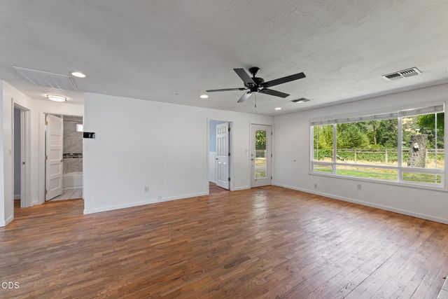 95 Champlin Lane, Gold Hill, OR 97525