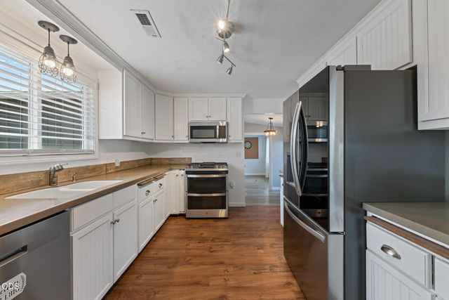 95 Champlin Lane, Gold Hill, OR 97525