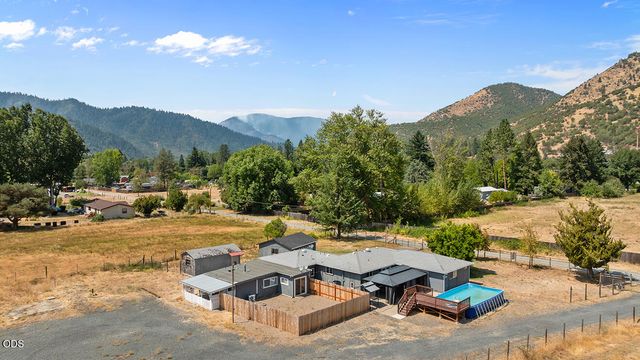 95 Champlin Lane, Gold Hill, OR 97525