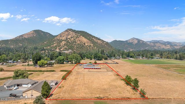 95 Champlin Lane, Gold Hill, OR 97525