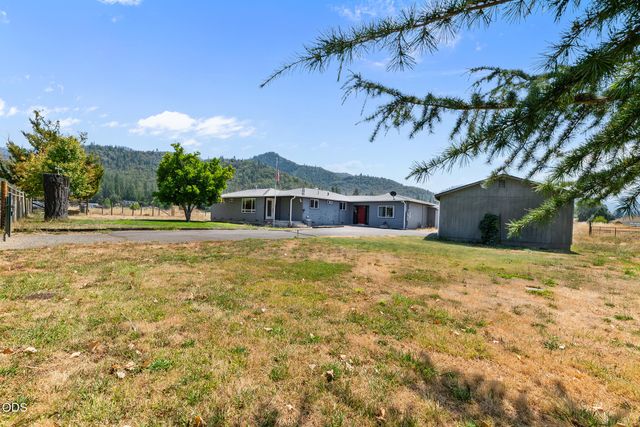 95 Champlin Lane, Gold Hill, OR 97525