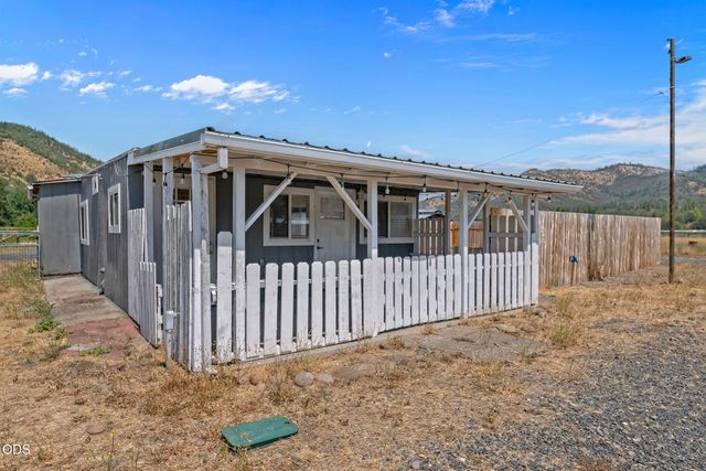 95 Champlin Lane, Gold Hill, OR 97525