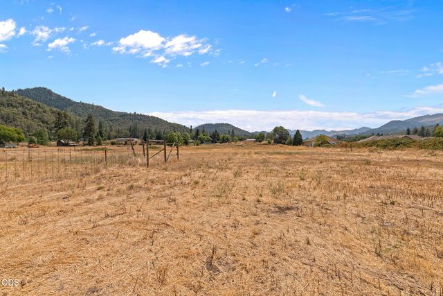 95 Champlin Lane, Gold Hill, OR 97525