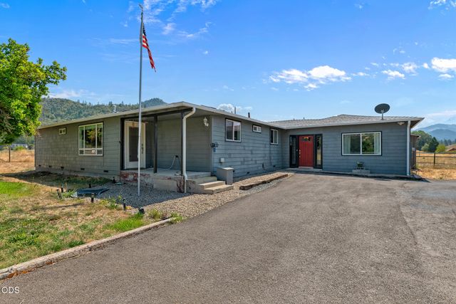 95 Champlin Lane, Gold Hill, OR 97525
