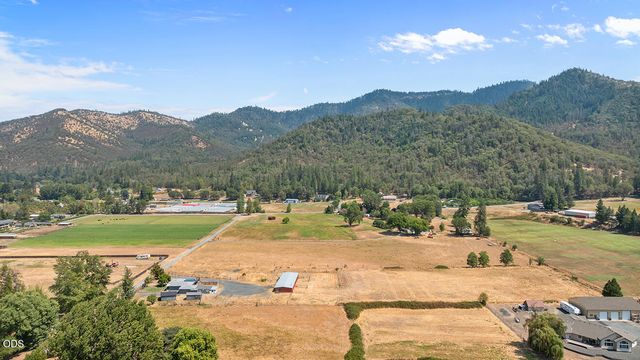95 Champlin Lane, Gold Hill, OR 97525