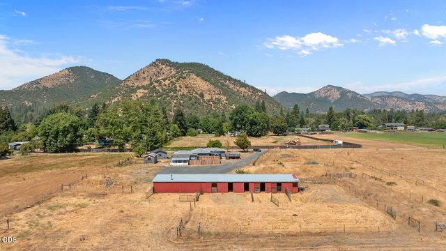 95 Champlin Lane, Gold Hill, OR 97525
