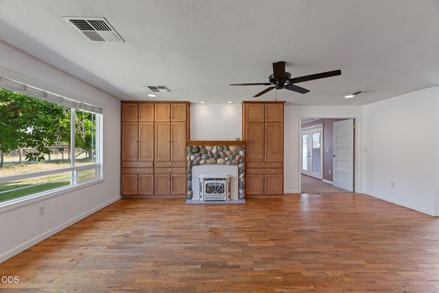 95 Champlin Lane, Gold Hill, OR 97525