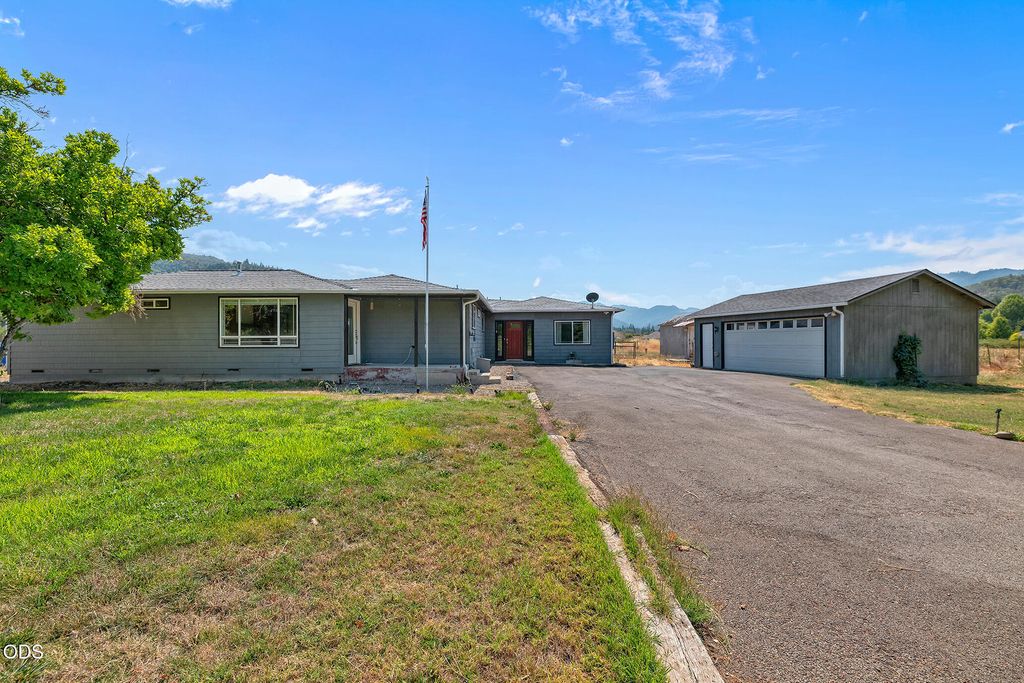 95 Champlin Lane, Gold Hill, OR 97525