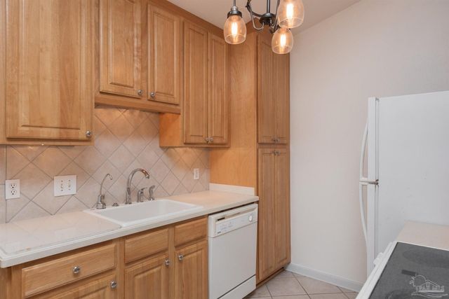 2300 W Michigan Ave 16, Pensacola, FL 32526