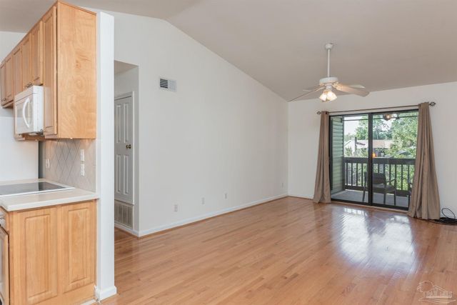 2300 W Michigan Ave 16, Pensacola, FL 32526