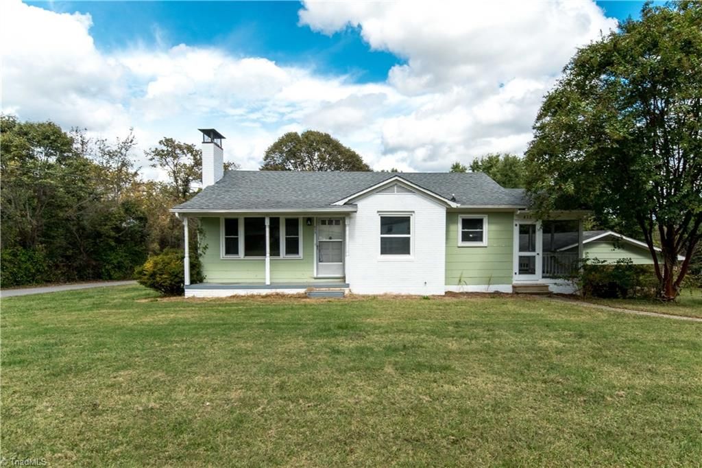 413 E Hemlock Street, Yadkinville, NC 27055