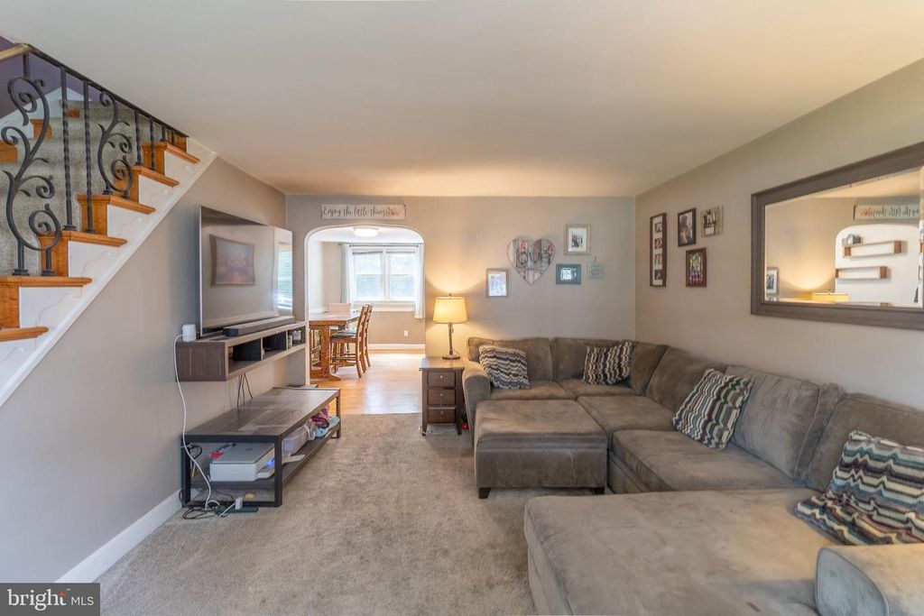 5216 ALVERSTONE RD, CLIFTON HEIGHTS, PA 19018 — photo 3