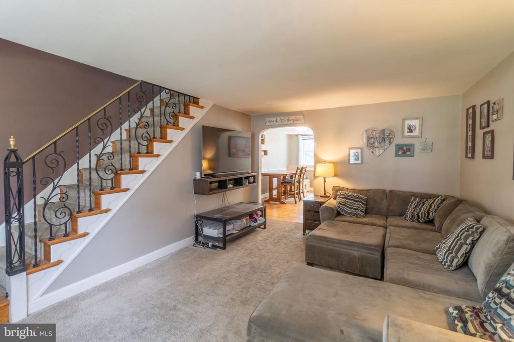 5216 ALVERSTONE RD, CLIFTON HEIGHTS, PA 19018 — photo 4