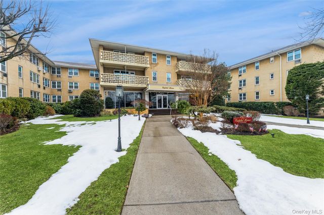 490 Atlantic Avenue Apt 111, East Rockaway, NY 11518