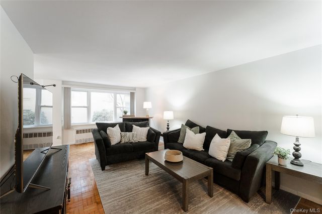 490 Atlantic Avenue Apt 111, East Rockaway, NY 11518