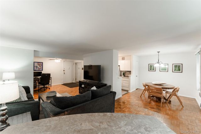 490 Atlantic Avenue Apt 111, East Rockaway, NY 11518