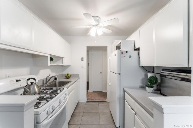 490 Atlantic Avenue Apt 111, East Rockaway, NY 11518