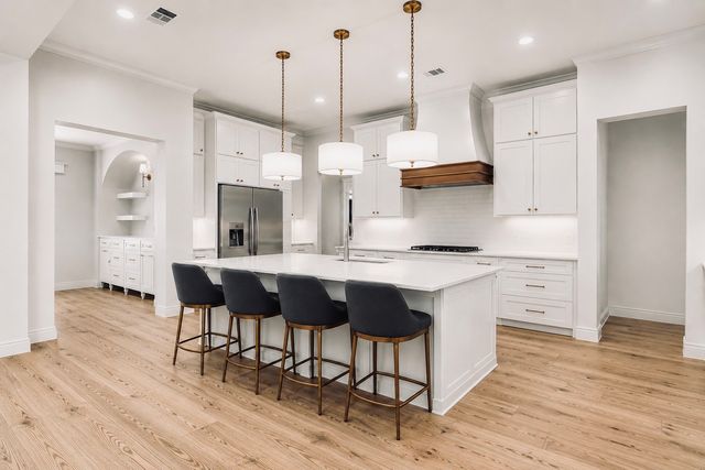 6651 Pinehurst Drive, Granbury, TX 76049