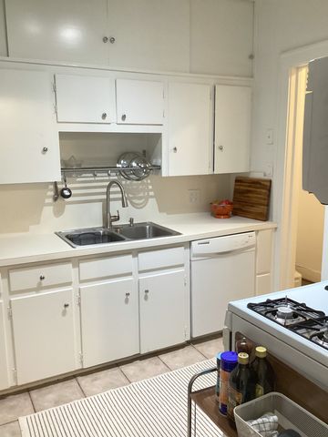 4034 Hawthorne Avenue 103, Dallas, TX 75219