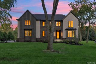 4731 Haddington Drive, Bloomfield Hills, MI 48304