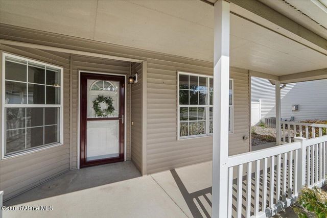5165 W PALMWOOD LN, Post Falls, ID 83854