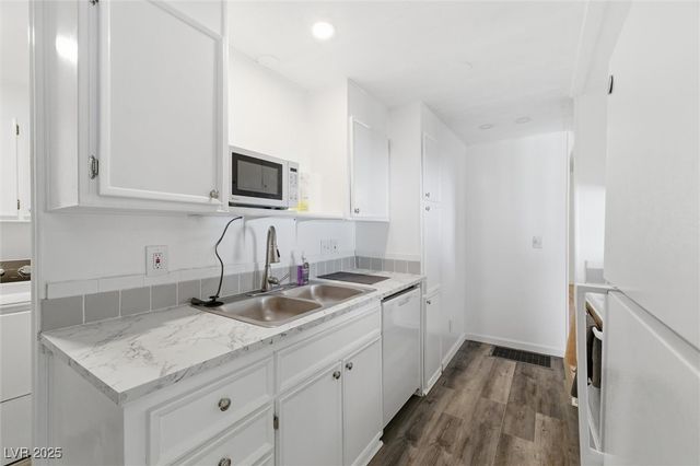 221 West Comstock Circle, Pahrump, NV 89048