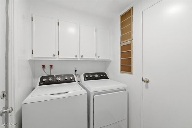 221 West Comstock Circle, Pahrump, NV 89048