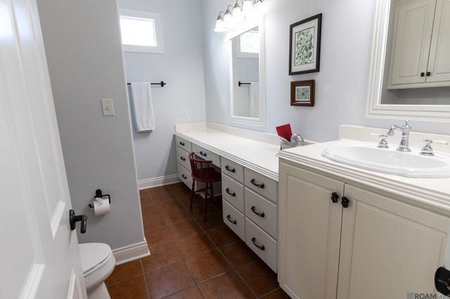 102 Sandpiper Ln, Lake Charles, LA 70607