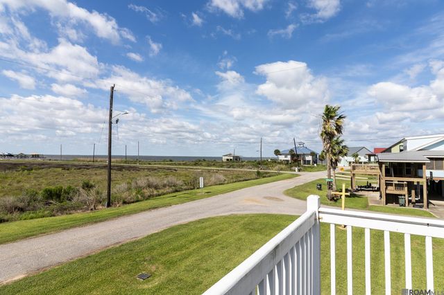 102 Sandpiper Ln, Lake Charles, LA 70607