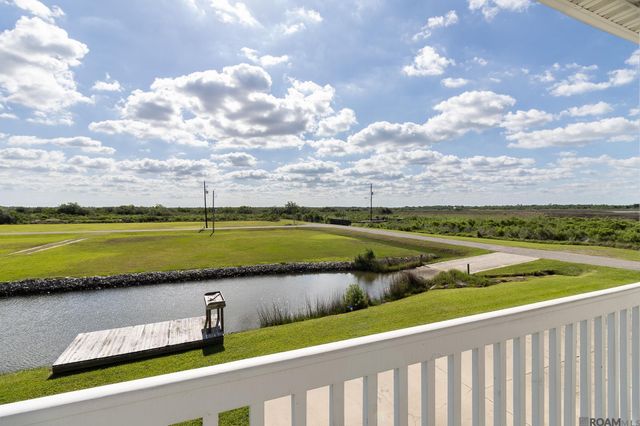 102 Sandpiper Ln, Lake Charles, LA 70607