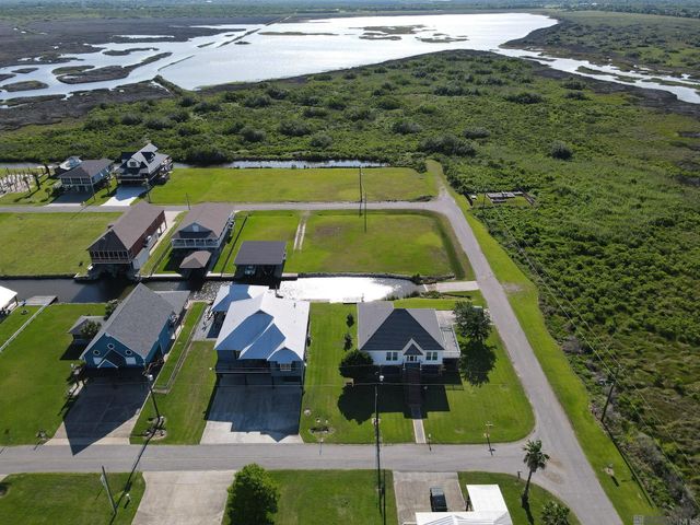 102 Sandpiper Ln, Lake Charles, LA 70607