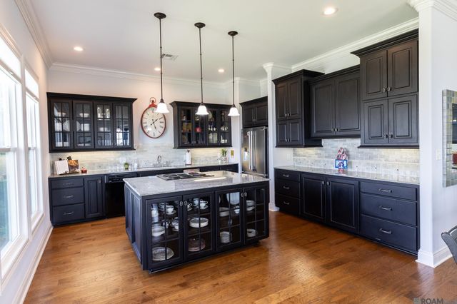 102 Sandpiper Ln, Lake Charles, LA 70607