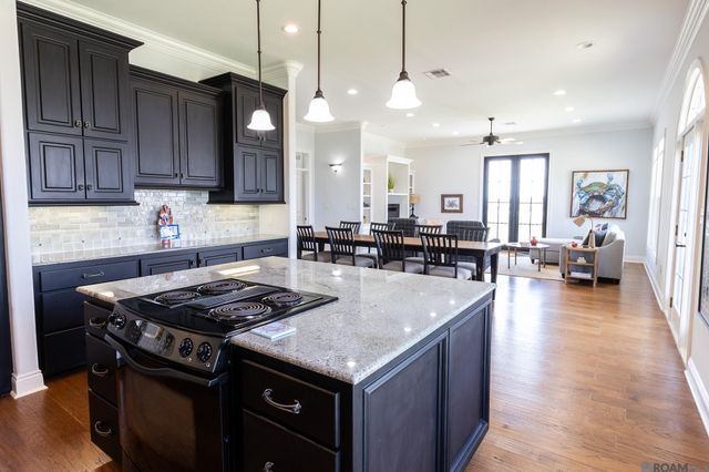 102 Sandpiper Ln, Lake Charles, LA 70607