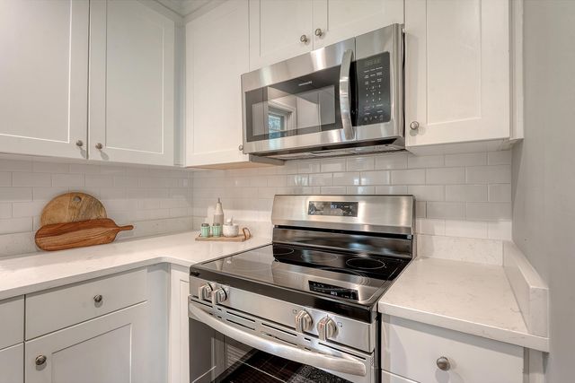 5909 Oak Street, Hanahan, SC 29410