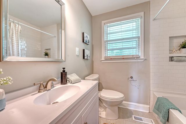 5909 Oak Street, Hanahan, SC 29410