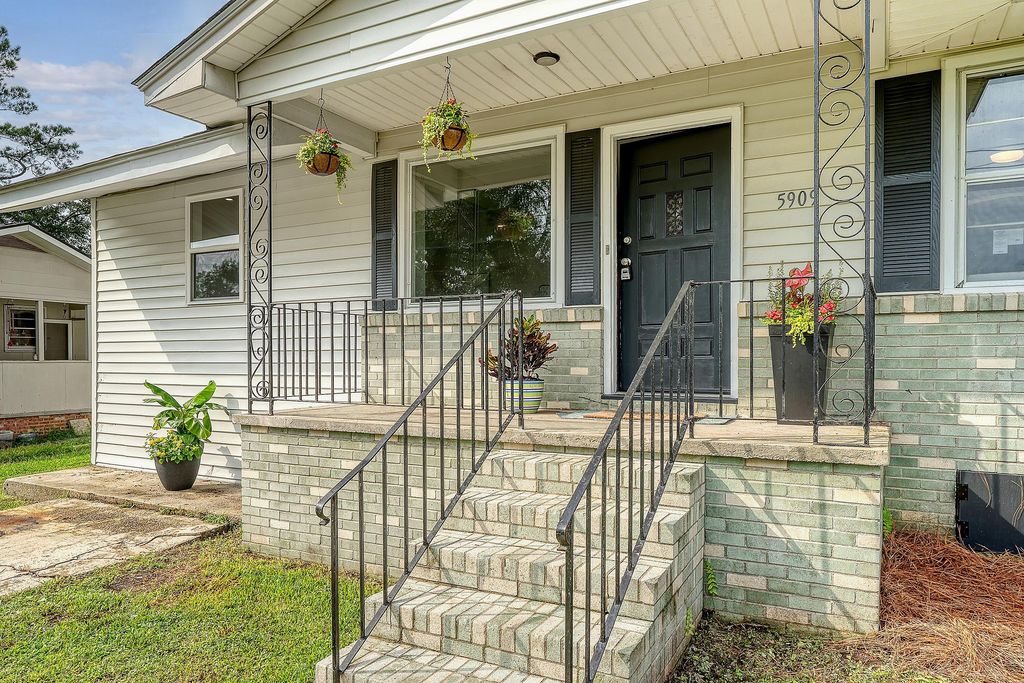 5909 Oak Street, Hanahan, SC 29410