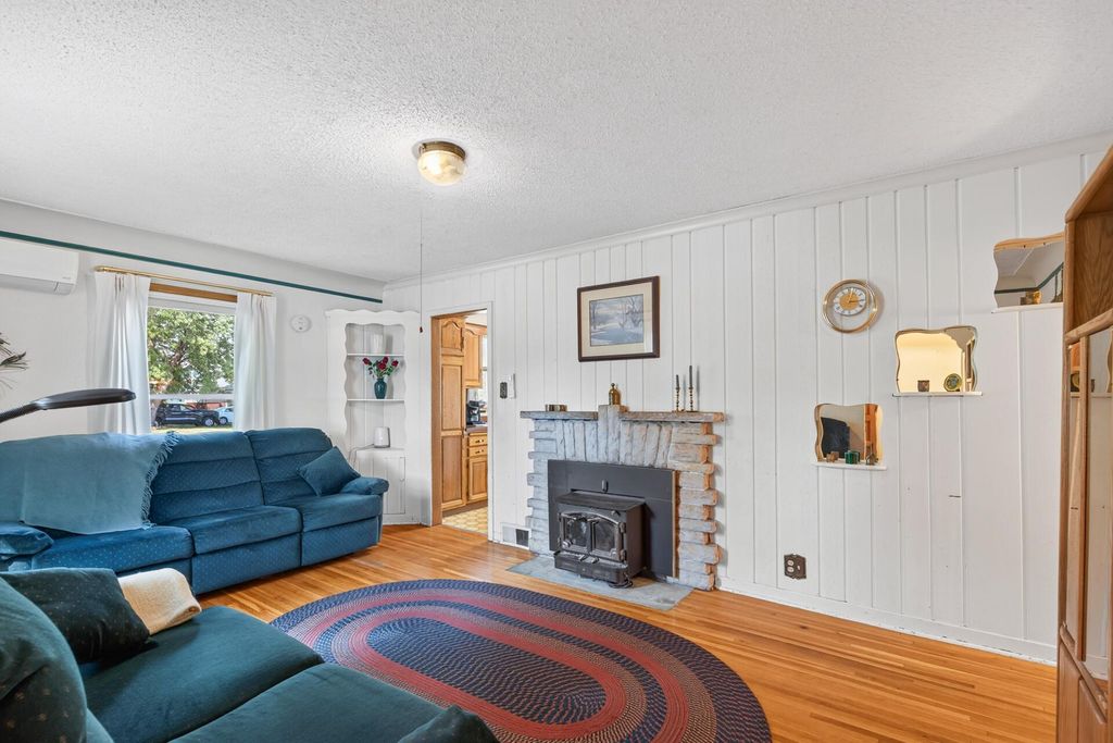 606 1st Avenue NE, Osseo, MN 55369 — photo 2