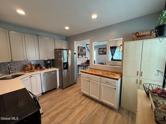 74 MacArthur Drive, Glenville, NY 12302