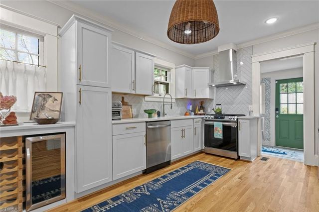 1606 End W Place, Greensboro, NC 27403