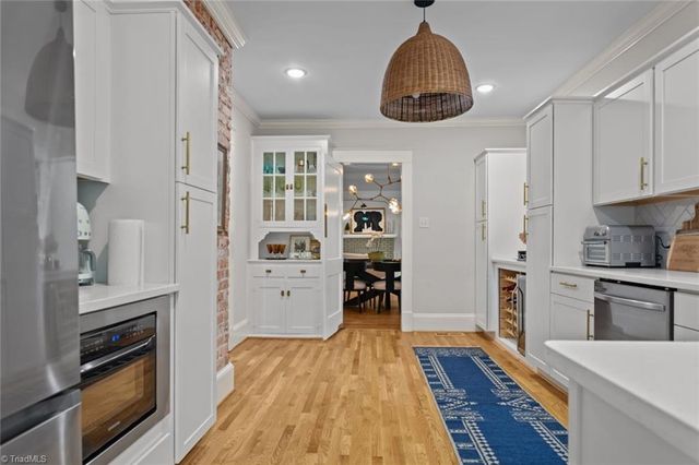 1606 End W Place, Greensboro, NC 27403