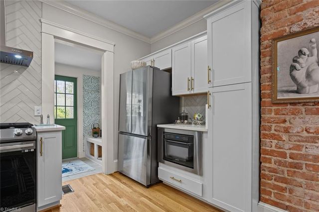 1606 End W Place, Greensboro, NC 27403