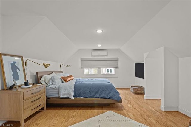 1606 End W Place, Greensboro, NC 27403