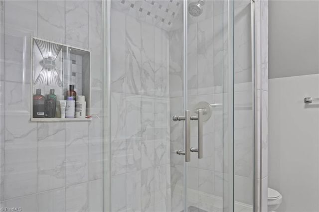 1606 End W Place, Greensboro, NC 27403